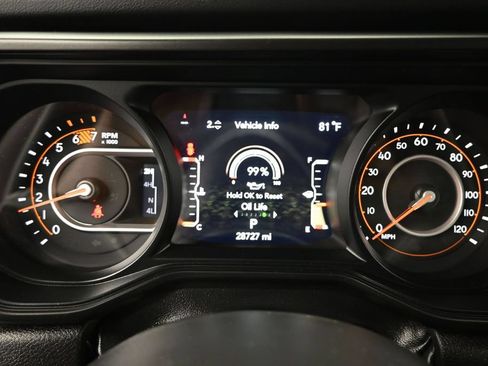 Used 2024 Jeep Wrangler Unlimited Sahara w/ Technology Group AWD/4WD image 11