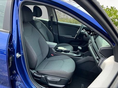 Used 2025 Kia K4 LXS image 7