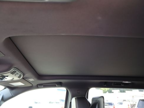 Used 2026 Chevrolet Suburban High Country image 22