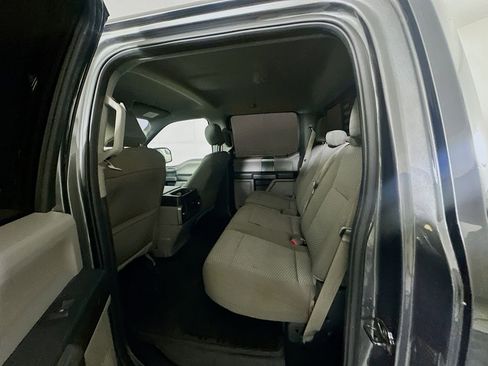 Used 2017 Ford F150 XLT w/ Equipment Group 302A Luxury image 27