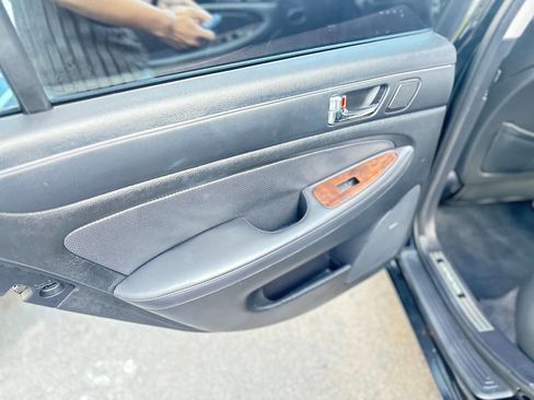 Used 2011 Hyundai Genesis 4.6 RWD image 14