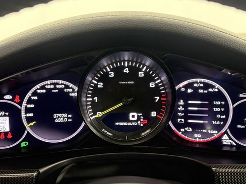 Used 2023 Porsche Panamera 4 Platinum Edition image 16