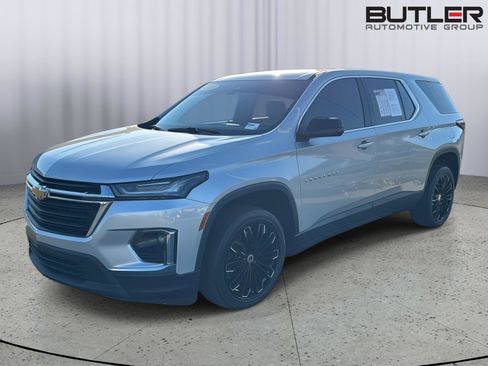Used 2022 Chevrolet Traverse LS image 1
