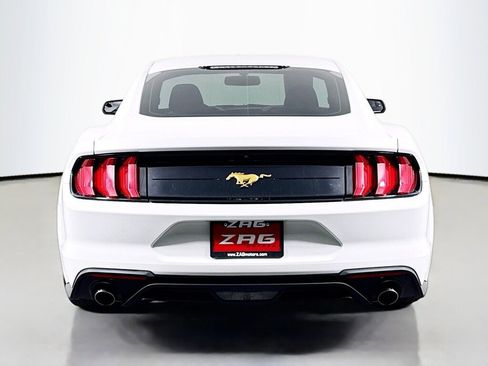 Used 2018 Ford Mustang Coupe image 4