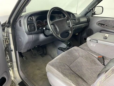 Used 1998 Dodge Ram 2500 Truck ST image 3