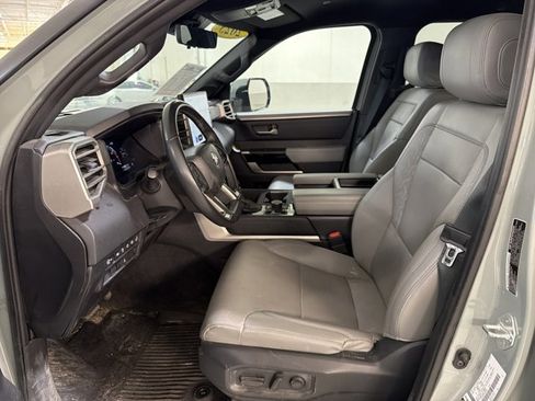 Used 2025 Toyota Tundra Limited AWD/4WD image 6