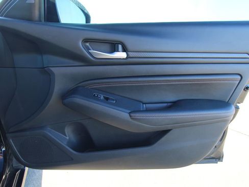 Used 2021 Nissan Altima 2.5 SR w/ SR Premium Package image 41