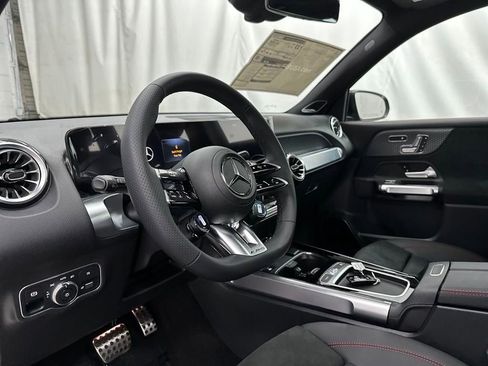 Used 2025 Mercedes-Benz GLB 35 AMG 4MATIC image 9