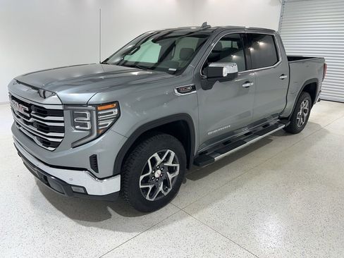 Used 2025 GMC Sierra 1500 SLT w/ SLT Premium Plus Package image 1