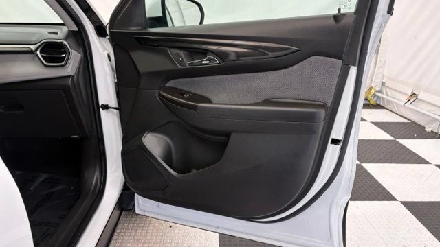 Used 2025 Chevrolet TrailBlazer LT AWD/4WD image 21