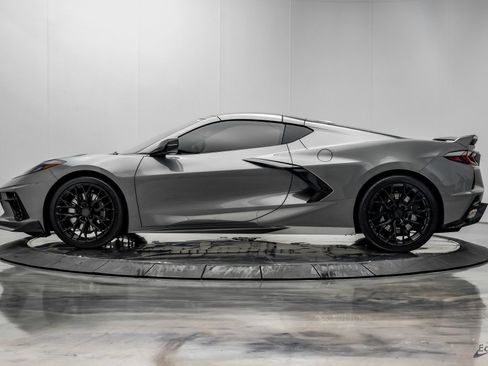 Used 2022 Chevrolet Corvette Stingray Preferred Cpe w/ Z51 Performance Package RWD image 10