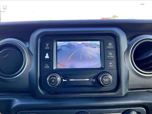 Used 2018 Jeep Wrangler Unlimited Sport image 21