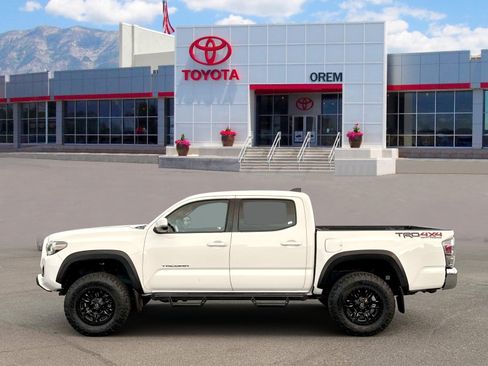 Used 2020 Toyota Tacoma TRD Off-Road AWD/4WD image 6