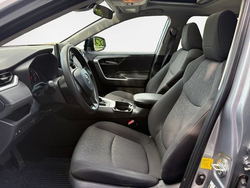 Used 2019 Toyota RAV4 XLE w/ Convenience Package AWD/4WD image 12