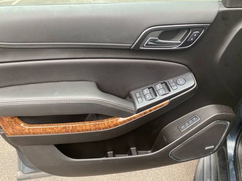 Used 2020 Chevrolet Suburban Premier AWD/4WD image 11