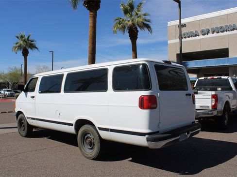 Used 2002 Dodge B3500 image 3