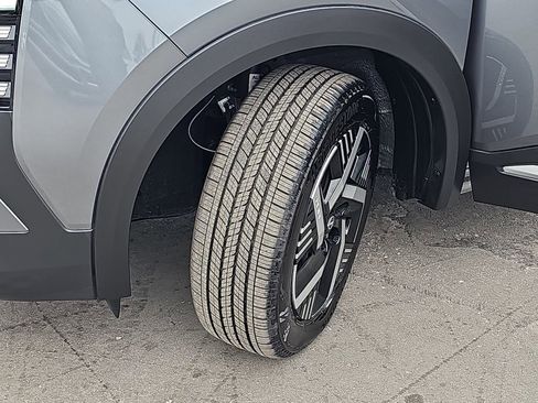 Used 2025 Nissan Kicks SV w/ Charging Package image 33