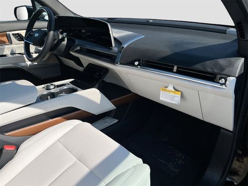 New 2026 Cadillac Vistiq Luxury image 29