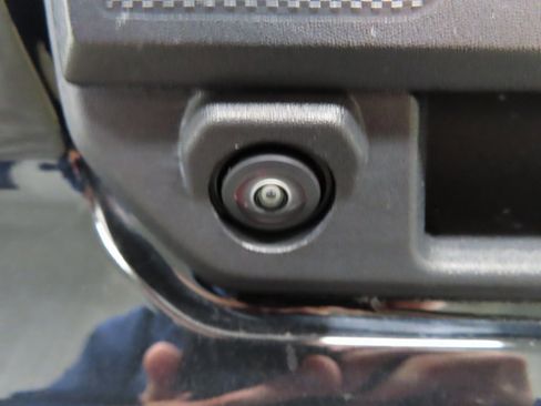 Used 2023 GMC Canyon Denali image 40