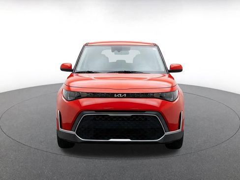 Used 2025 Kia Soul LX w/ LX Technology Package image 3