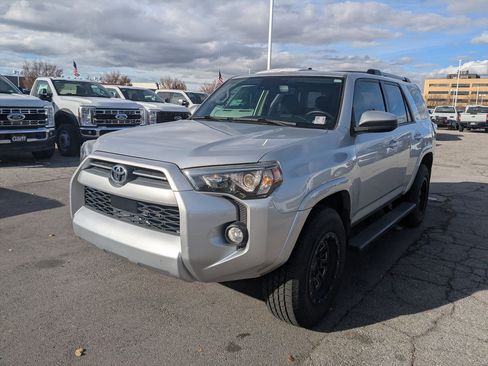 Used 2020 Toyota 4Runner SR5 image 10