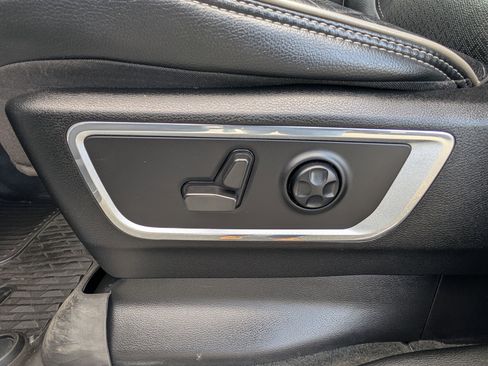 Used 2021 RAM 1500 Laramie image 21