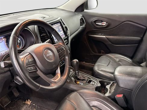 Used 2019 Jeep Cherokee Limited image 4