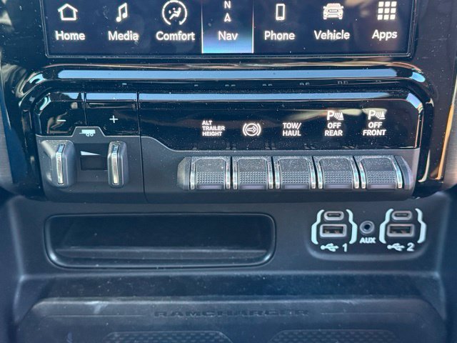 Used 2024 RAM 3500 Limited AWD/4WD image 32