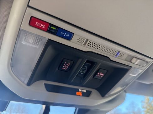 Used 2023 Subaru Forester Premium image 18