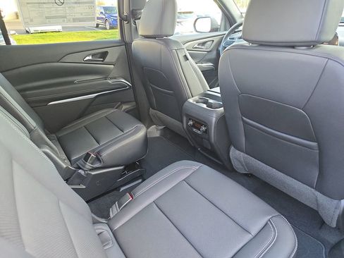 New 2026 Chevrolet Traverse LT w/ Sun and Wheel Package FWD image 11