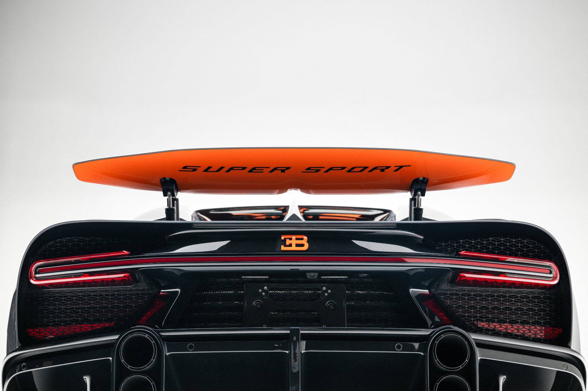 Used 2024 Bugatti Chiron Super Sport AWD/4WD image 44