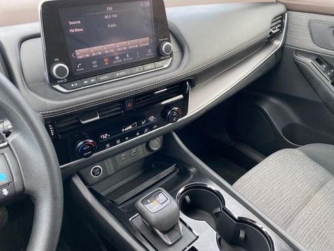 Certified 2023 Nissan Rogue SV image 17