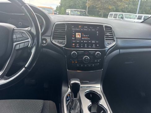 Used 2022 Jeep Grand Cherokee Laredo E RWD image 21