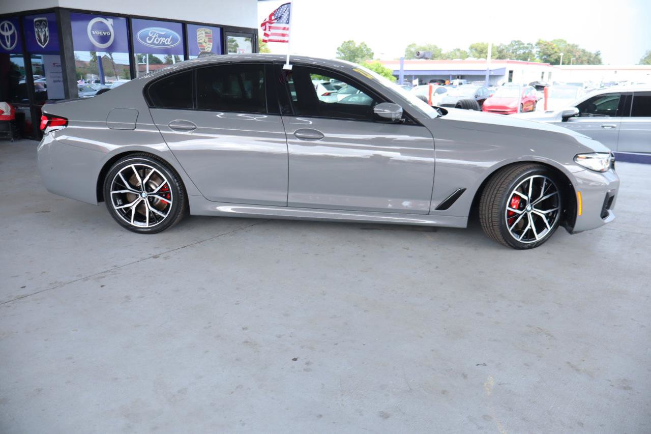 Used 2021 BMW 540i w/ M Sport Package RWD image 6