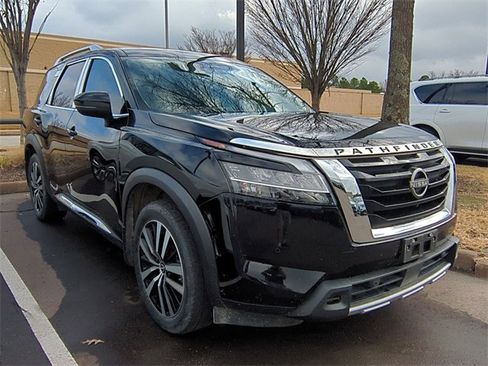 Used 2023 Nissan Pathfinder Platinum w/ Cargo Package image 5