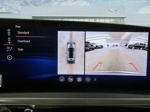 Used 2026 Cadillac Lyriq Premium Luxury image 9