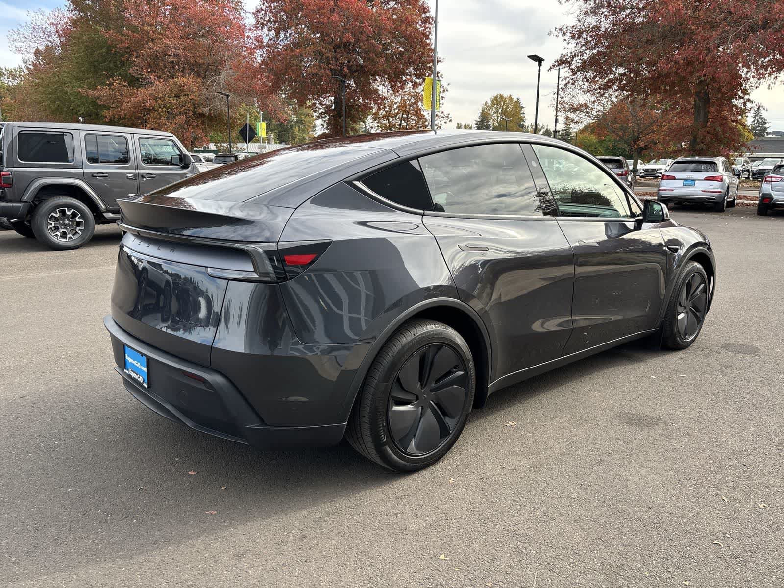 Used 2026 Tesla Model Y AWD image 4
