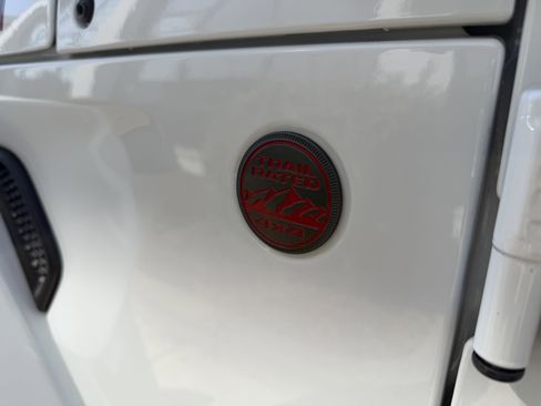 Used 2024 Jeep Gladiator Rubicon image 16