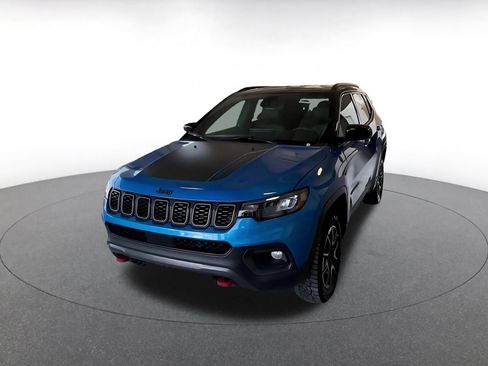 Used 2025 Jeep Compass Trailhawk image 10