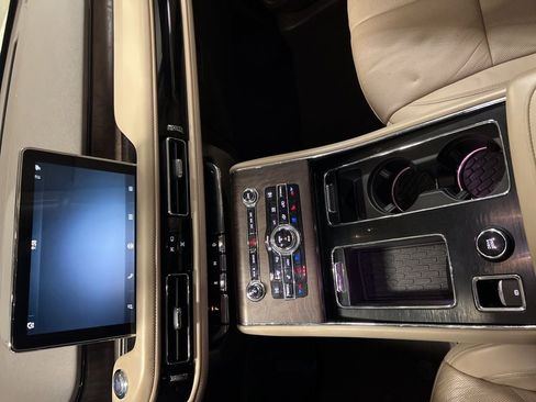 Used 2020 Lincoln Aviator Reserve w/ Equipment Group 201A image 16
