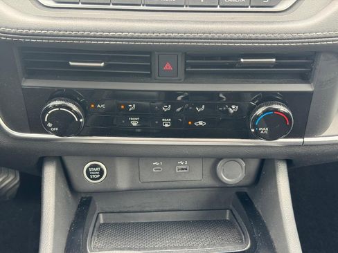 Used 2023 Nissan Rogue S AWD/4WD image 15