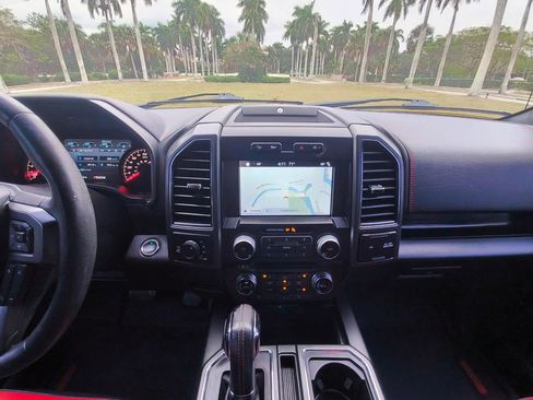 Used 2018 Ford F150 Lariat w/ Equipment Group 502A Luxury image 20