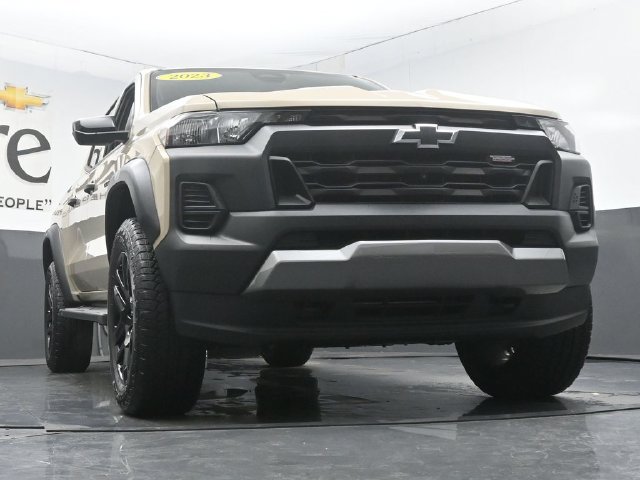 Used 2023 Chevrolet Colorado Trail Boss w/ LPO, Dark Essentials Package AWD/4WD image 3