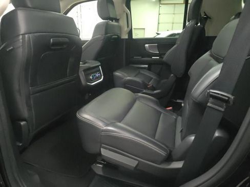 Used 2025 Ford Expedition Platinum AWD/4WD image 17