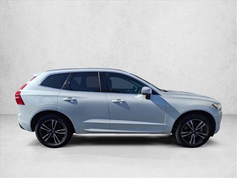 Used 2019 Volvo XC60 T6 Momentum w/ Multimedia Package AWD/4WD image 4