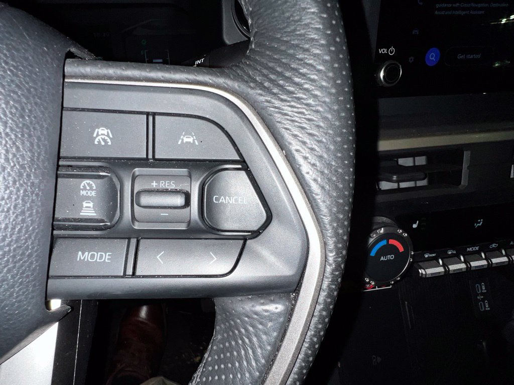 Used 2024 Toyota Tacoma SR5 AWD/4WD image 22