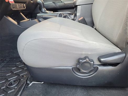 Certified 2018 Toyota Tacoma SR image 21