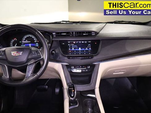 Used 2018 Cadillac XT5 FWD image 18
