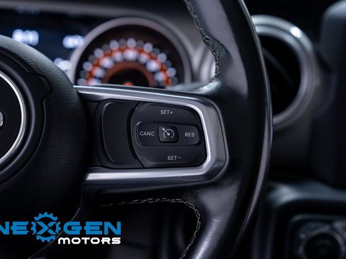 Used 2020 Jeep Wrangler Unlimited Sahara image 17