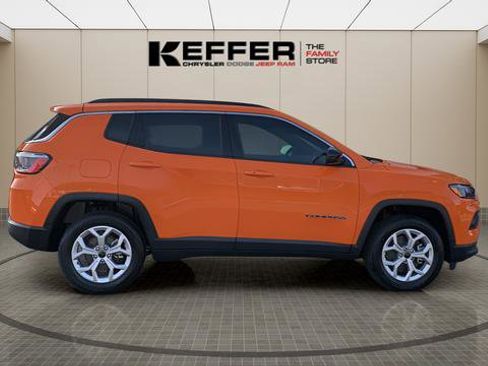 New 2026 Jeep Compass Latitude image 3